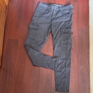 American Eagle Outfitters Women's taupe Cargo Pants (super super stretch)